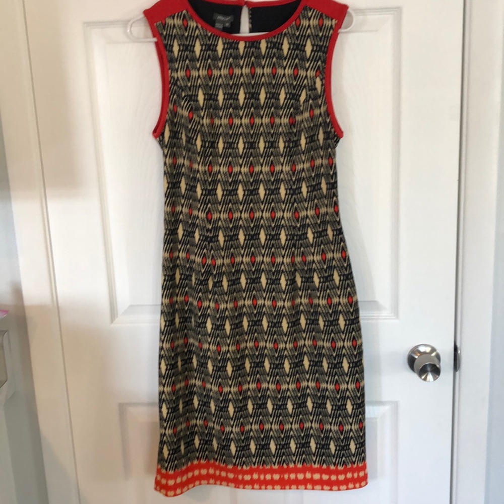 Muse dress size 10.  Excellent condition.